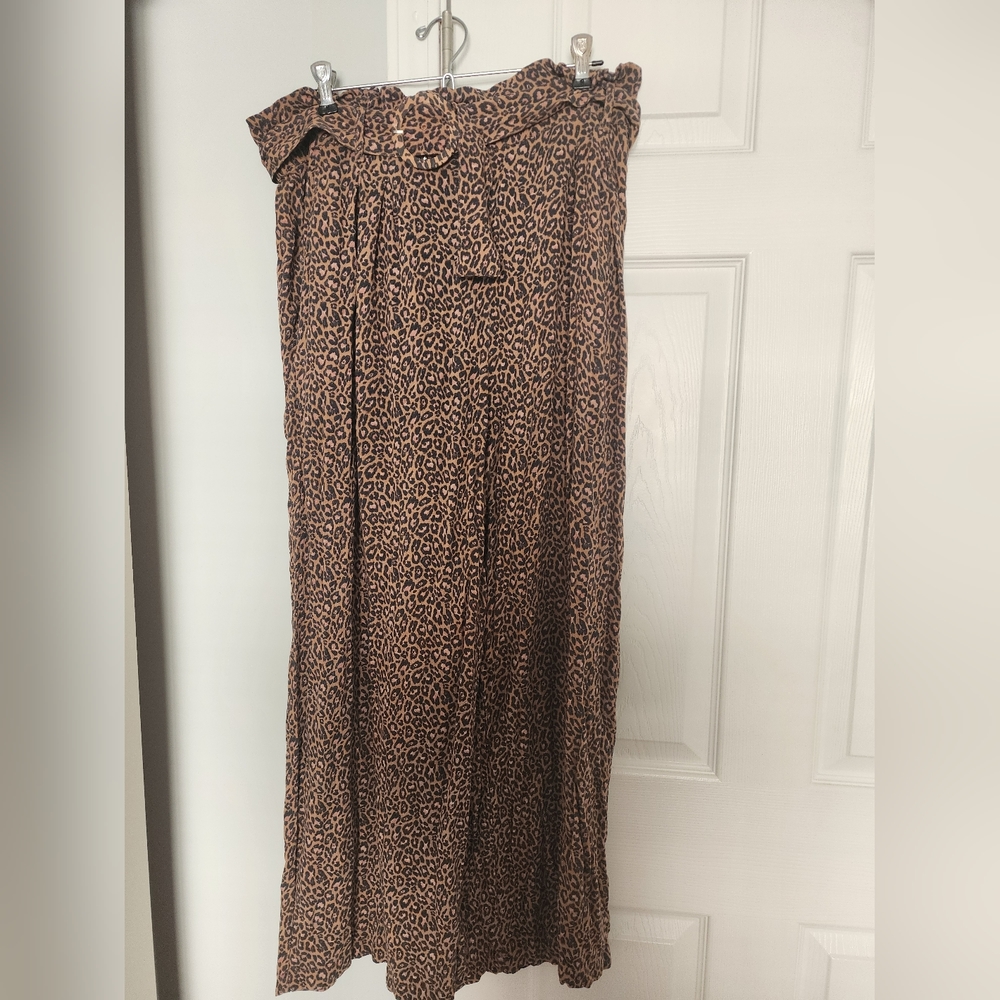 American eagle lightweight cheetah trouser